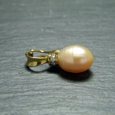 18ct Yellow Gold Pink Pearl and Diamond Clip Pendant