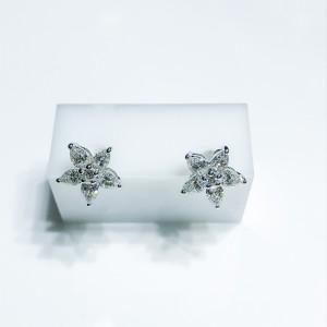 18ct White Gold Diamond set earrings