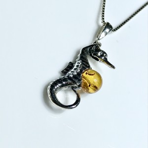 Silver Amber Set Seahorse pendant  